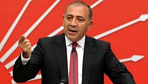 Gürsel Tekin'den Bakan Ersoy'a: ''Artık asli işiniz olan turizm sorunlarıyla ilgilenmeye başlayın''