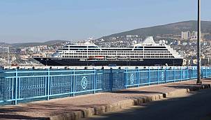 Kruvaziyer turizminde yüzler gülmeye başladı! Zengin Amerikalıları taşıyan gemi Kuşadası'nda