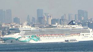 Dev kruvaziyer gemisi İstanbul Galataport Limanı'nda! İşte turist sayısı