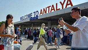 Antalya'da turist sayısında yeni rekor! İşte yıl sonu hedefi