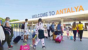 Antalya turizmde vites büyüttü! İşte 2023 turist hedefi
