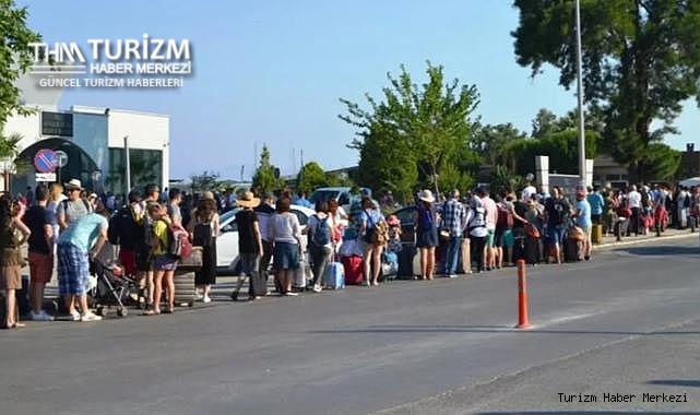 Türkiye'de tatil fiyatları arttı vatandaş oraya gitmek için kuyruğa girdi!