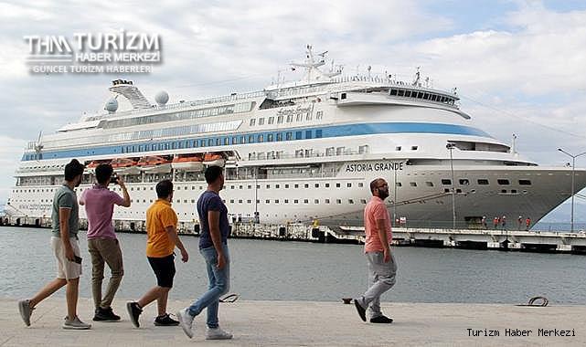 Rusya'dan Trabzon'a yaz sezonunun ilk kruvaziyer gemisi geldi! İşte turist sayısı