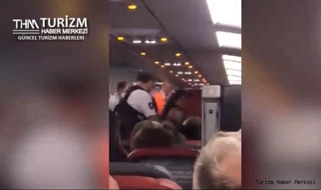 27 yaşındaki kadın uçakta tüm kıyafetlerini çıkarıp...
