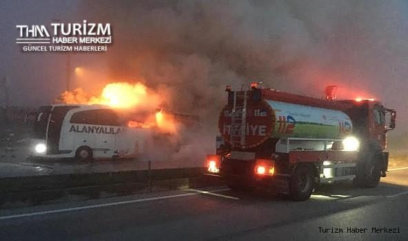 Alanya'ya giden yolcu dolu otobüs alev alev yandı!
