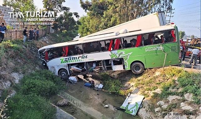 Yolcu dolu otobüs kamyona çarpıp savruldu! Ölü ve yaralılar var