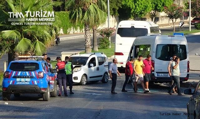 Otel servis otobüsü 2 araca birden çarptı! Çok sayıda yaralı var