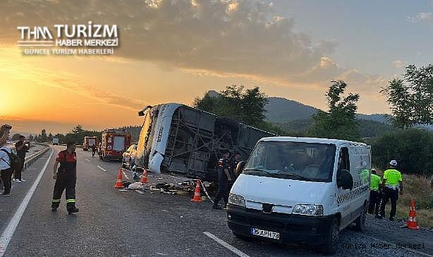 Düğüne gidenleri taşıyan otobüs kaza yaptı! Çok sayıda ölü ve yaralı var