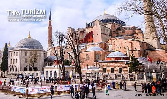 Ayasofya'da turistler için yeni dönem başlıyor