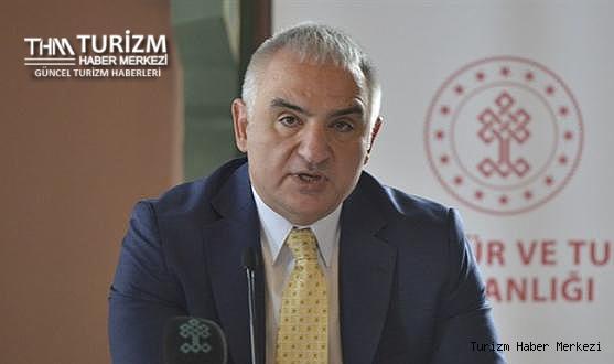 Bakan Ersoy Antalya'ya gelen rekor turist sayısını açıkladı!