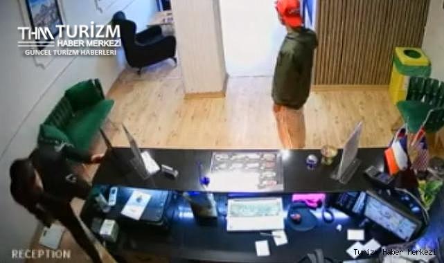 Ellerini kollarını sallaya sallaya otelin kasasını soydular!