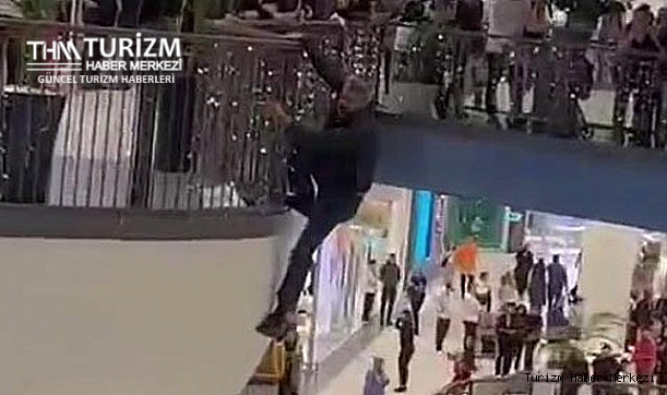 İstanbul'daki AVM'den atlayarak intihar etti!