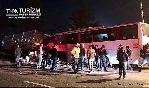 Konya'da feci kaza! Tur otobüsü TIR'a arkadan çarptı