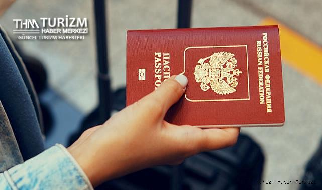 Rus turisti Türkiye'ye kaptıran ülkenin zararı dudak uçuklattı!