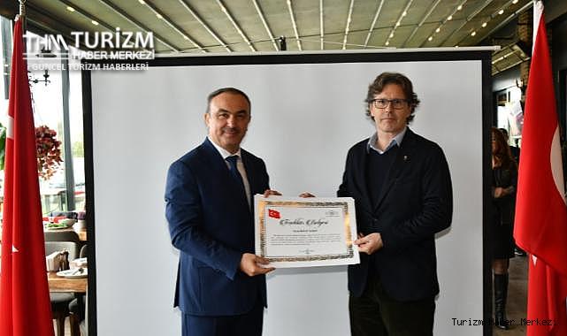 Türkiye'nin geleceğine yatırım yapan Narin ailesine Çerkezköy'den en anlamlı ödül