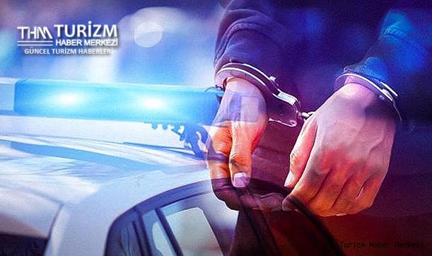 Ülke şokta! Eski Turizm Bakanı yolsuzluk iddiasıyla gözaltına alındı