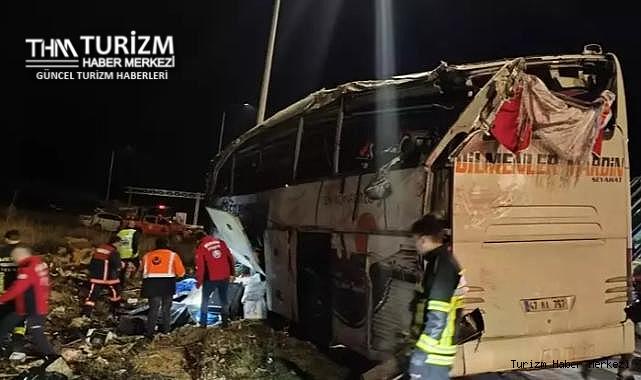 Katliam gibi yolcu otobüsü kazası! 9 ölü 30 yaralı