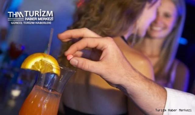 Otel çalışanları turistlerin içeceklerine ilaç atıp tecavüz etti!