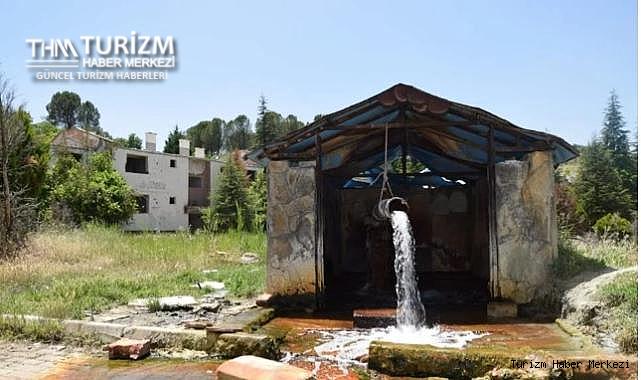 Harabeye dönen termal tesiste su yıllardır boşa akıyor, onlar bakıyor!