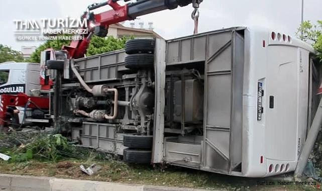 Otel personelini taşıyan servis aracı devrildi! Çok sayıda yaralı var