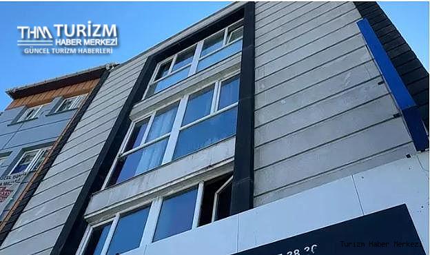 Üç kez mührü sökülen İstanbul'daki sabıkalı otele yeni baskın! Ruhsatsız tabanca, sahte dolar...