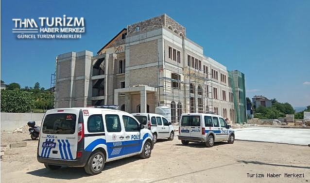 Otel inşaatında şüpheli ölüm! İple asılı şekilde bulundu
