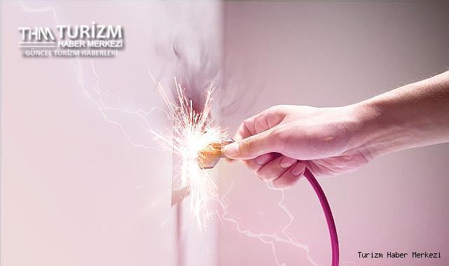 Temizlik görevlisi kadın çalıştığı otelde elektrik akımına kapıldı!