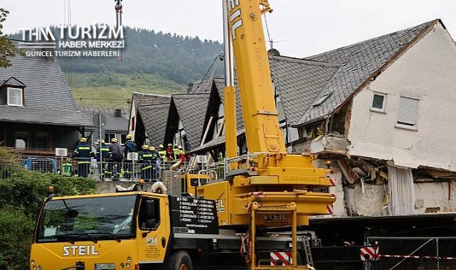 Almanya'da otel çöktü! Enkaz altında kalanlar var