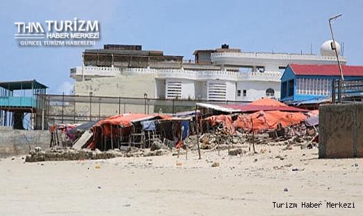 İntihar bombacısı otel ve plajda katliam yaptı! 32 ölü çok sayıda yaralı var
