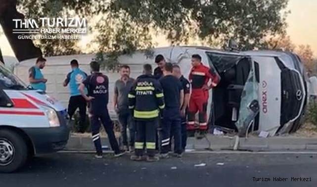 Tur minibüsü devrildi! Çok sayıda yaralı var