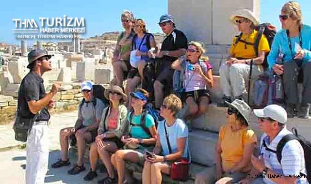 Antalya'da kaçak turist rehberleri türedi!