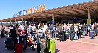 Antalya turizminde tüm zamanların en iyi dönemi! Yıl sonu turist hedefi açıklandı