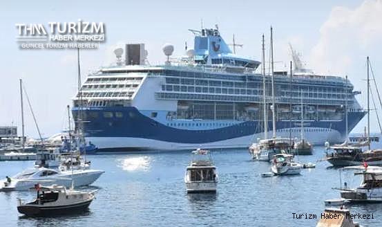 Bodrum'da turizm tam gaz devam! Kruvaziyerle 1718 turist geldi