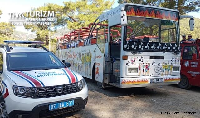 Böyle seyahat acentası olmaz olsun! Ehliyetine el konulan şoför ile safari yaptırmış