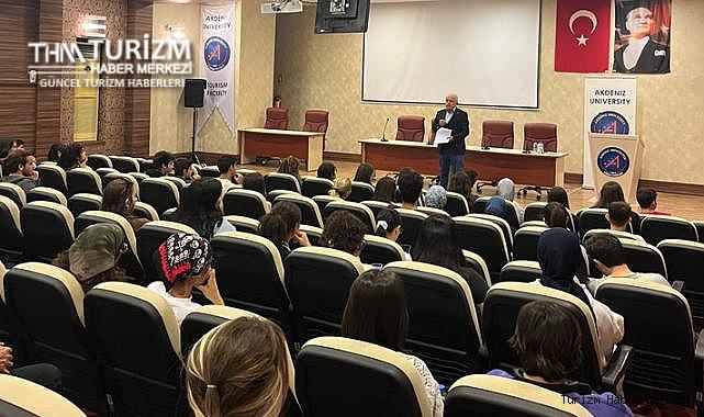 Akdeniz Üniversitesi Turizm Fakültesi'nde Ufuk Açan Konuşmalar etkinliği düzenlendi