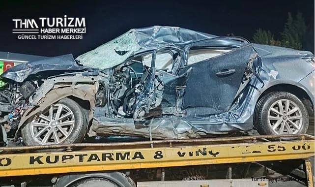 Tur otobüsü faciaya sebep oldu! Metrelerce sürüklediği aracın sürücüsü öldü