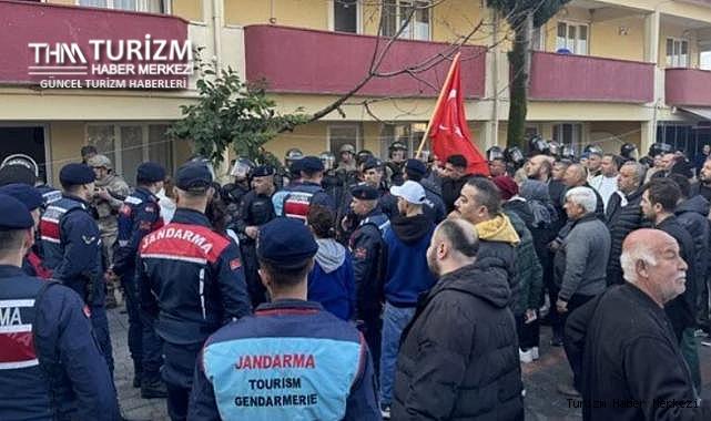 Pamukkale'de otel ve pansiyon işletmecileri zabıtalara saldırdı!