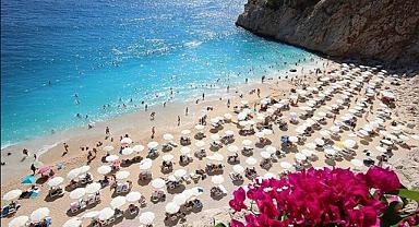 Antalya, dört bayramla turizmde zirveye koşuyor!