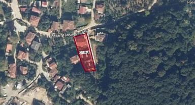 Sapanca Gölü yakınında üzerinde bungalovlar olan arazi icradan satışa çıktı!