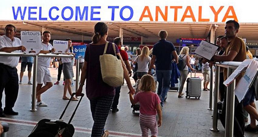 İşte yeni normalde Antalya'ya 1 haftada gelen turist sayısı