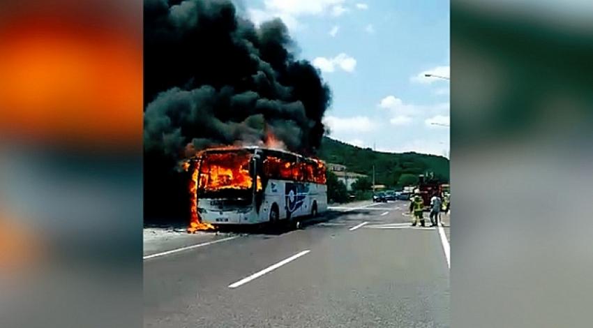 Kamil Koç'a ait yolcu otobüsü alev aldı! 2'si çocuk 5 ölü