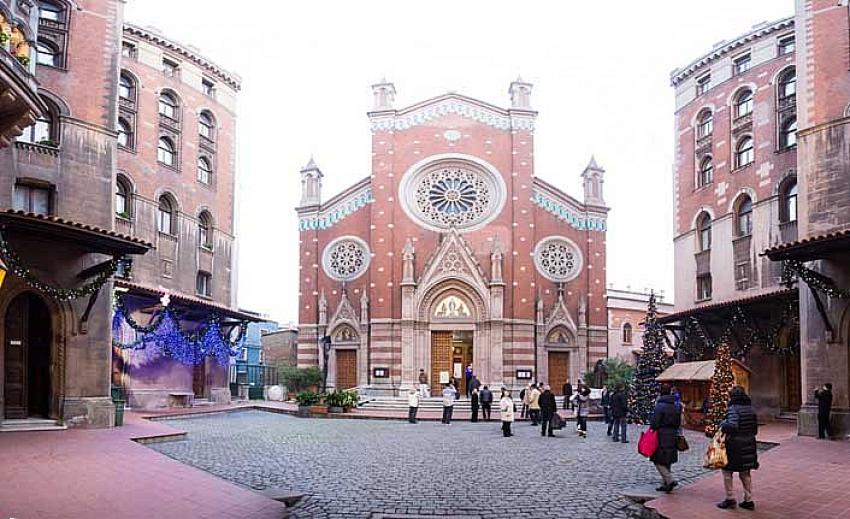 Taksim'in ortasındaki kilise satışa çıkarıldı!