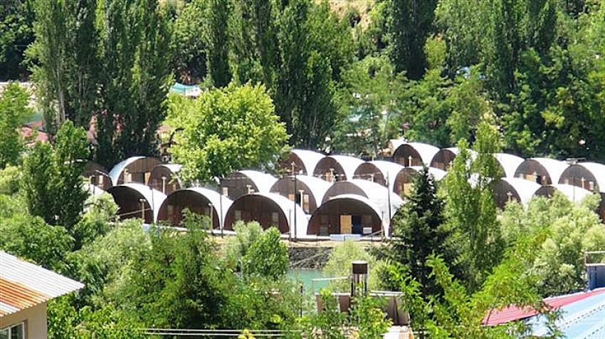 Türkiye’nin ilk çadır kamp konseptli oteli açıldı