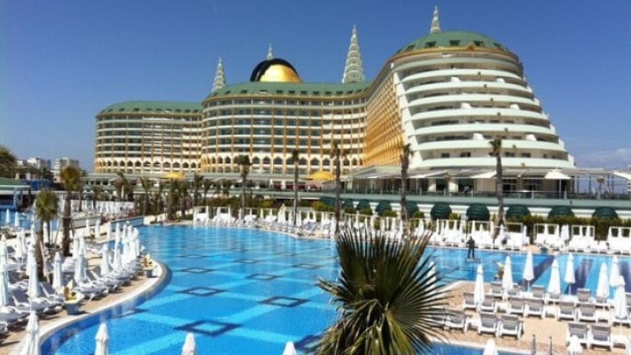 Delphin İmperial Otel'de skandal! Erkek müşteriyi...