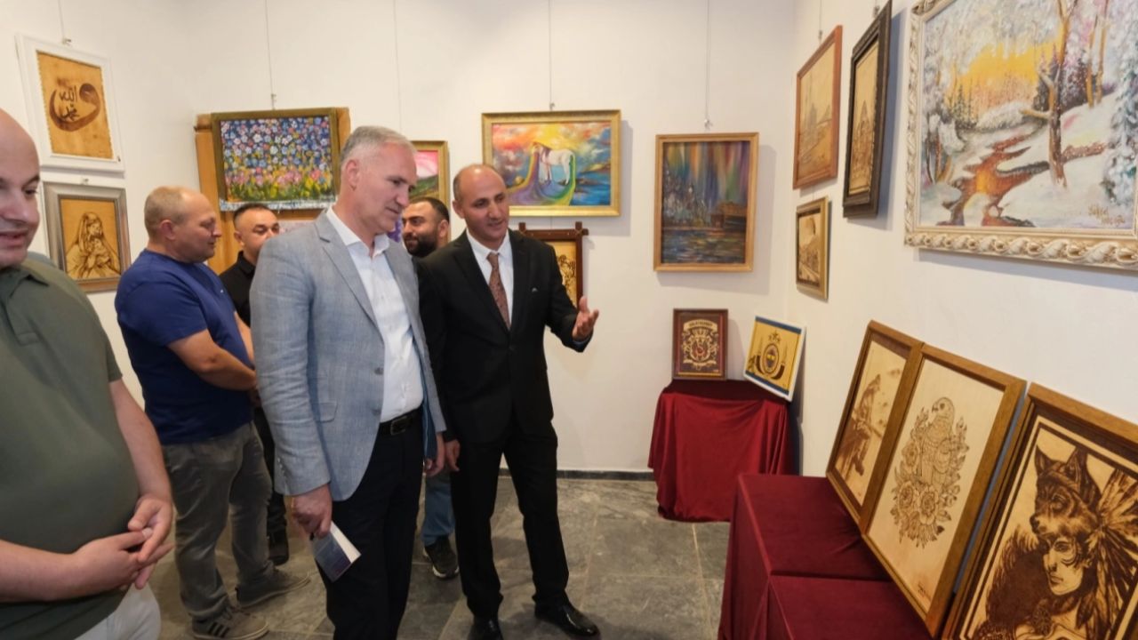 Yüksel Kılıçoğlu’nun kişisel sergisi İnegöl Kent Müzesi’nde açıldı